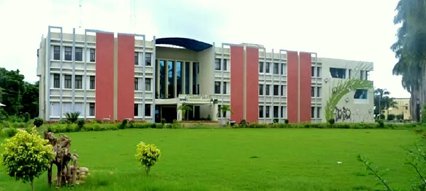 College Of Veterinary Science and Animal Husbandry, Navsari